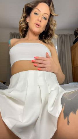 milf pussy pussy lips skirt tight pussy upskirt gif