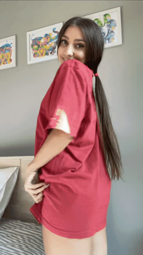 I hope there are older men here who prefer tiny brunettes with small tits