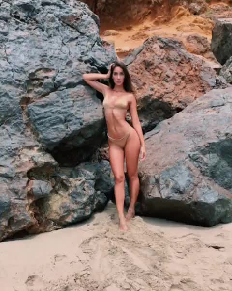 Priscilla Ricart on Instagram: “California dreaming ? @leyswimwear  bts with @iiamlegend…”