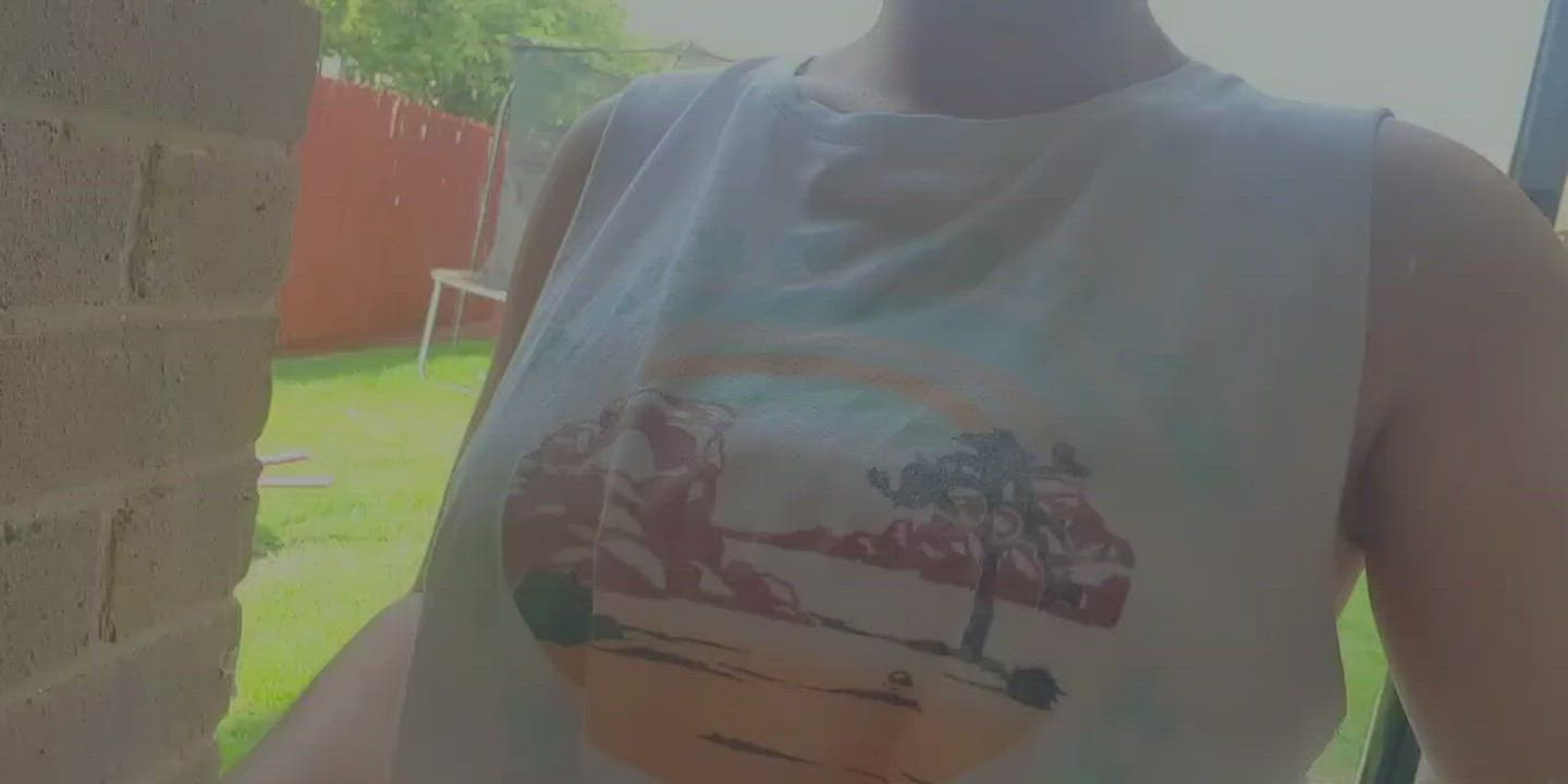 What would you do if you were my neighbour and saw me in the garden ?