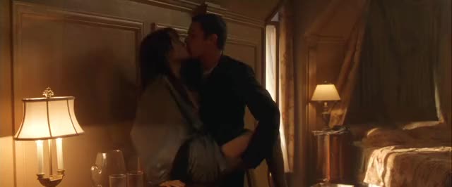 Angelina Jolie in Taking Lives (2)