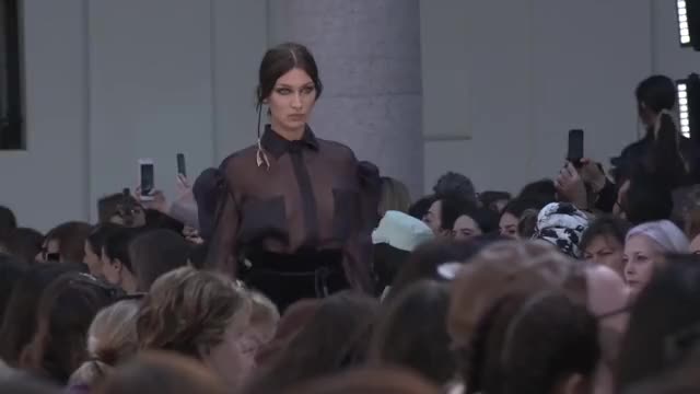Bella Hadid Max Mara Fall Winter 2020 Fashion Show