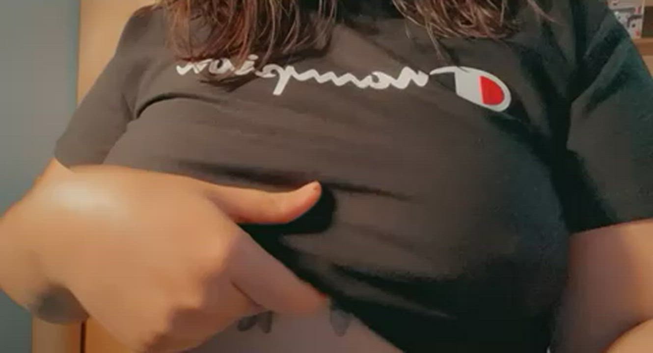 Someone come suck on them for me😩👅