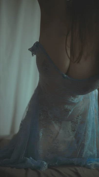 Big titties in my new blue dress