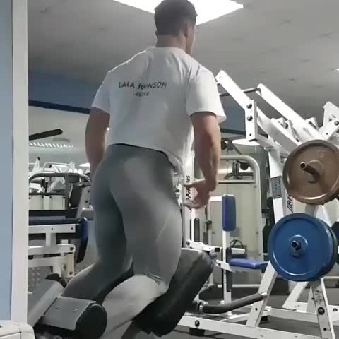 Rutina de gluteos en el gym suscribete para mas videos como este