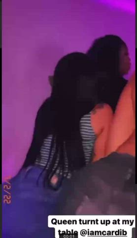 Cardi B Twerking 🤯