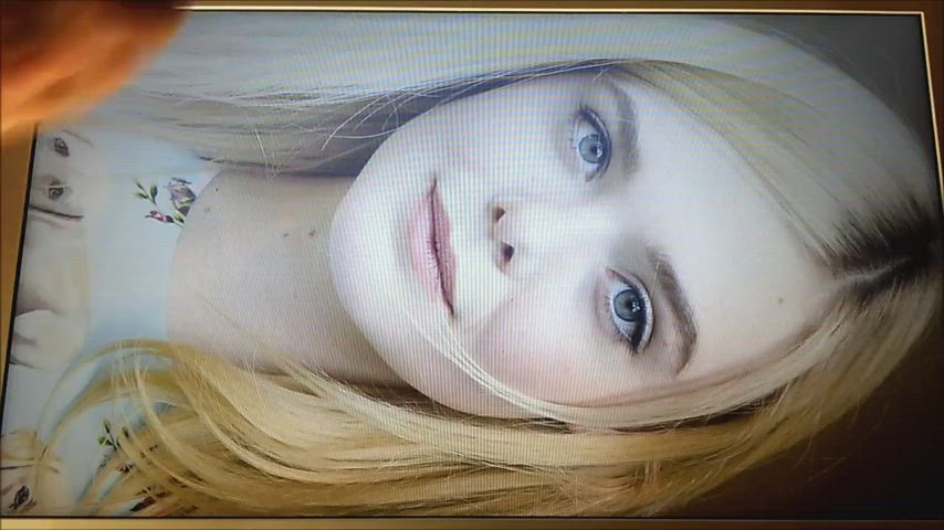 Cum Elle Fanning Tribute gif