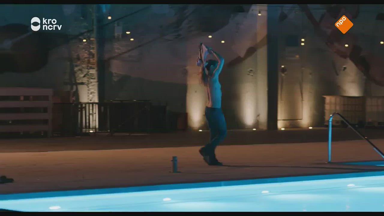 Topless, but I found it cute (Hannah Hoekstra - Lost &amp; Found (NL2018))