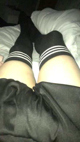 Anyone want to be friends with a femboy?~ >.<
