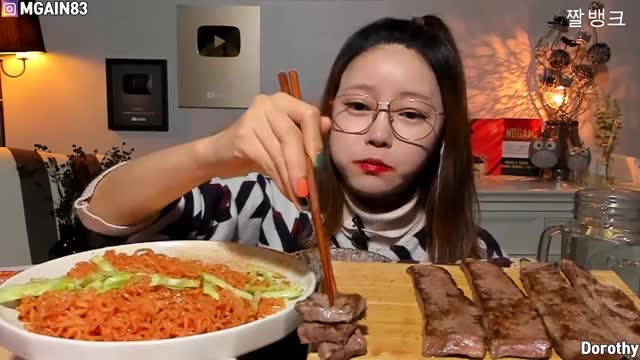 도로시_신상 팔도 쫄비빔면 한우 먹방-3