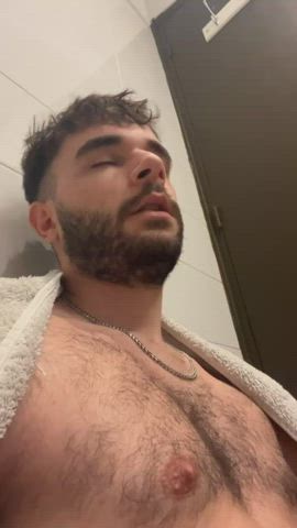 I have to shower again as I covered my entire body of cum 😩💦
