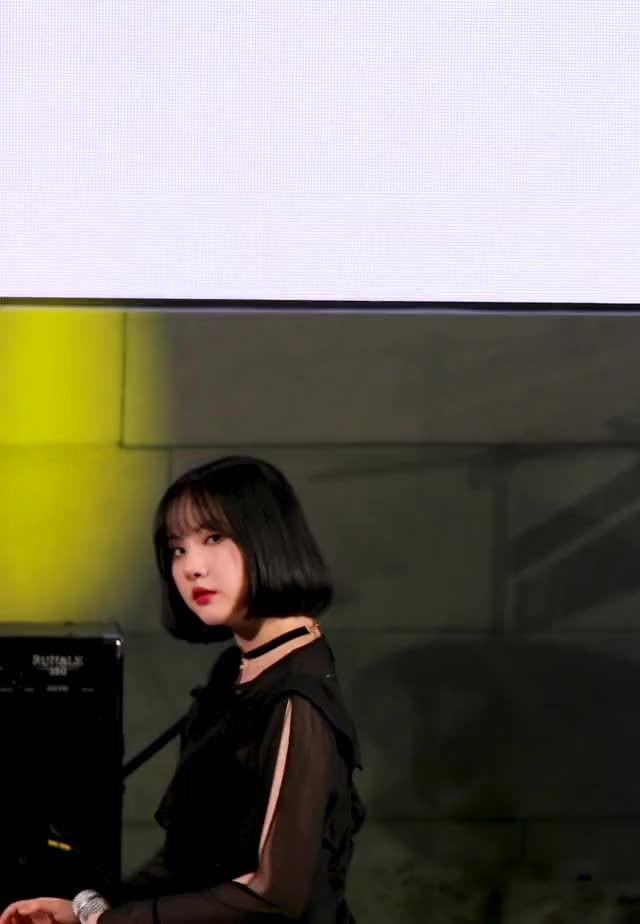 (4) [4K] 181021 여자친구 (GFRIEND) Eunha 8