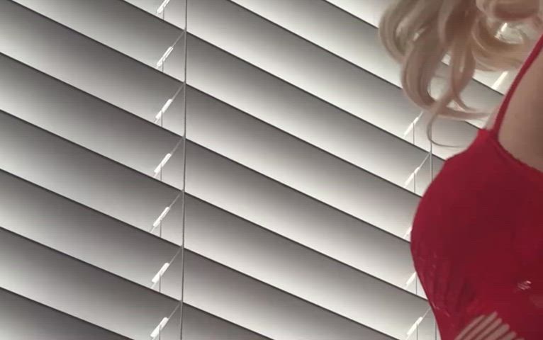 blonde bored and ignored lingerie lipstick lipstick fetish amateur-girls boudoir