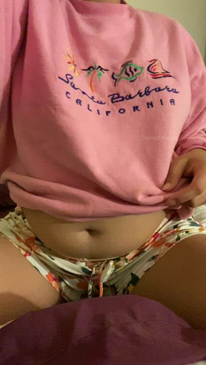 My big belly after some shrimp fajitas! 🍤😍