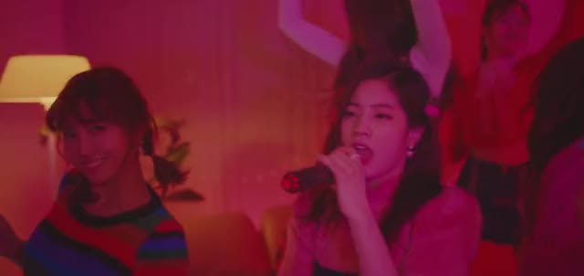 V LIVE - TWICE(트와이스) -Merry & Happy- M V 45.mov