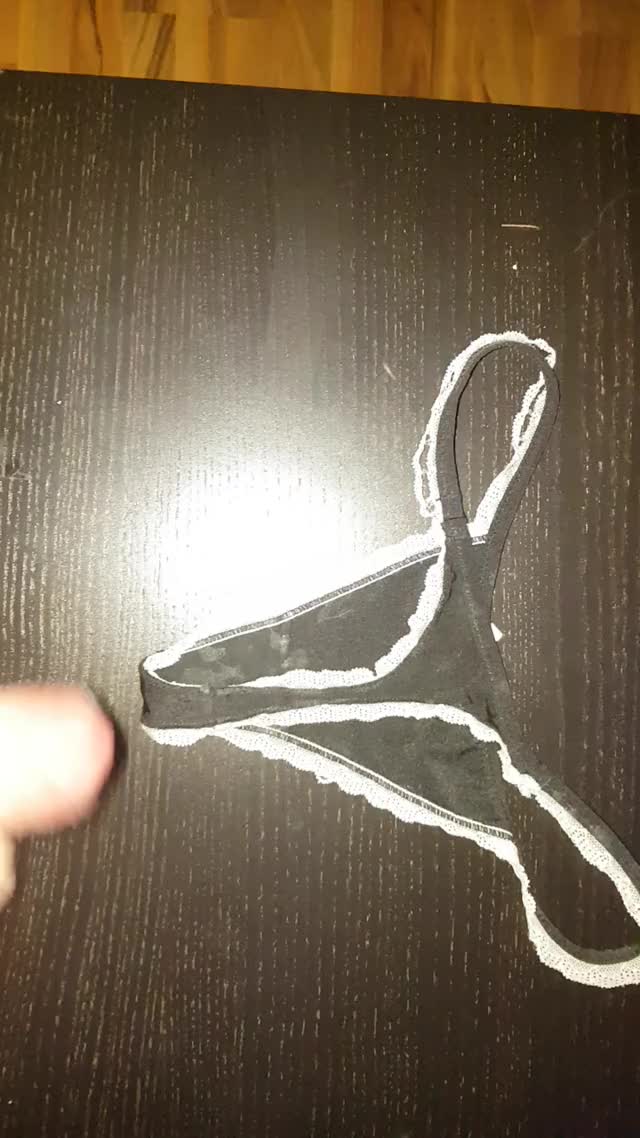 Panty Cumshot