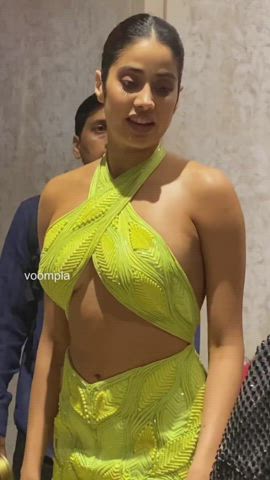 Janhvi Kapoor gone Petite