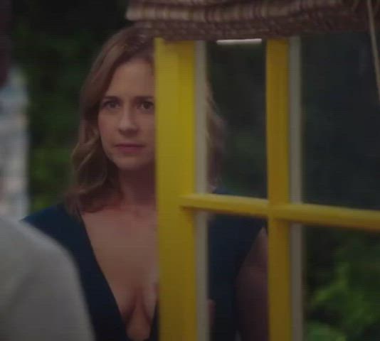 celebrity cleavage jenna fischer gif
