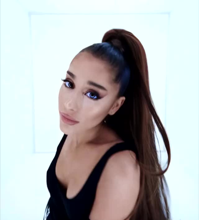 AG989