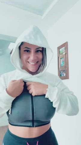 Juli Figueiró -> Grupo pago só Only Fans e Close Friends. Mande chat para