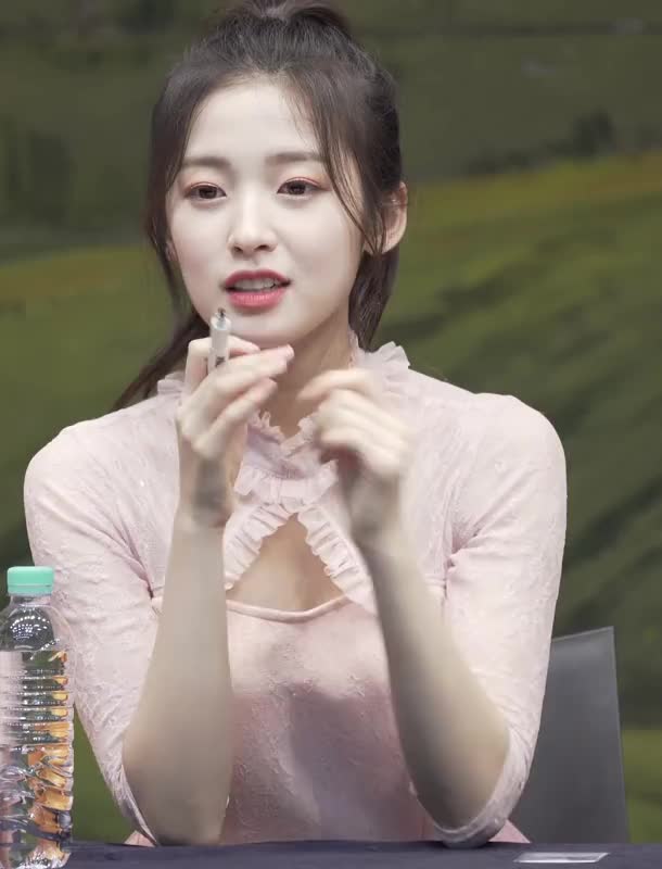 774. Oh My Girl - Arin