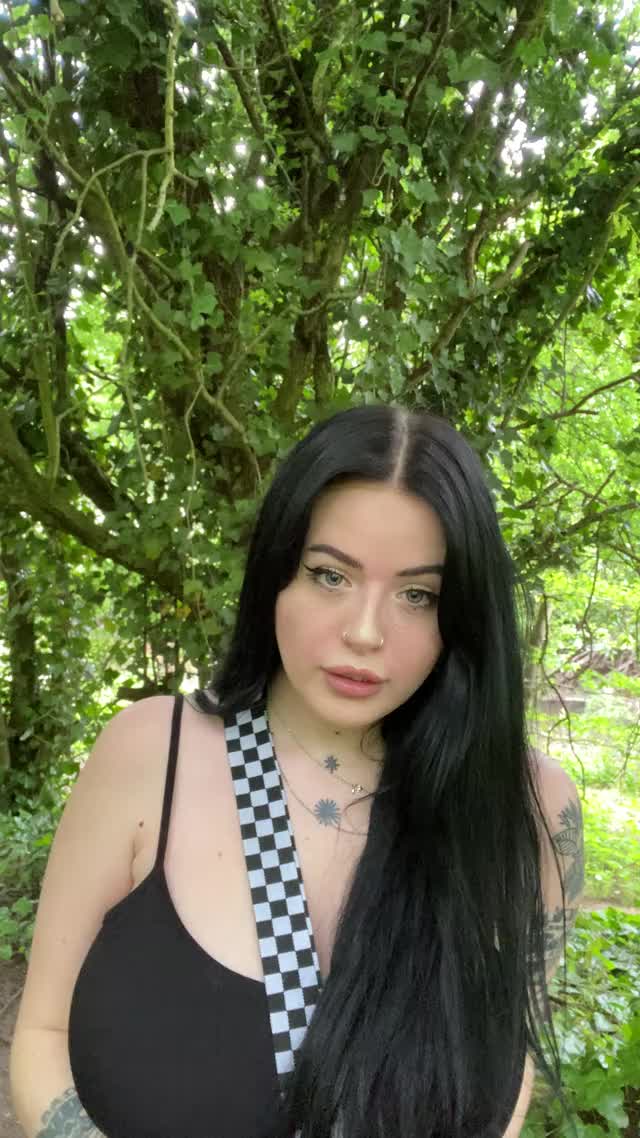 Lydiagh0st titty drop