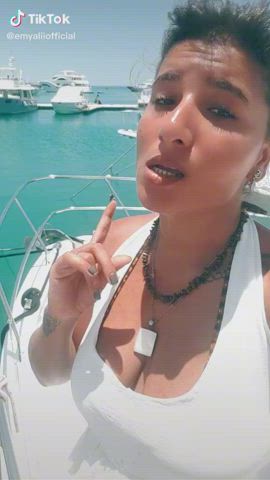amateur big tits cleavage dirty talk egyptian natural tits outdoor tiktok gif