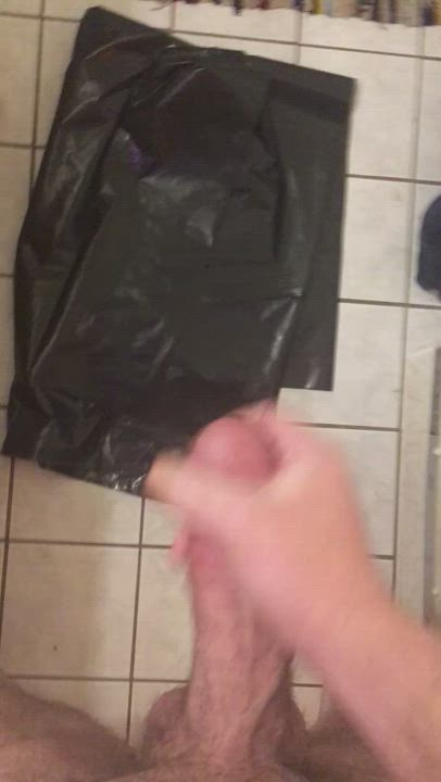Blowing a huge load after a long edge session trading pics with a bud