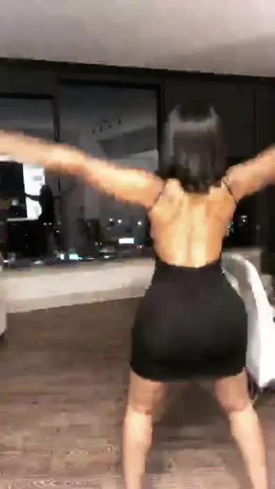Deelishis Celebratory Clap (Slo-Mo)