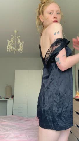 Do you want me to dance in front of you in panties? 😉🔥 My free OF in the comments