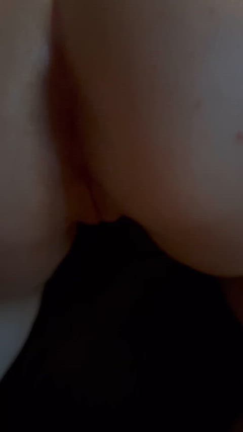 My hubby’s friend couldn’t help but cum in me when I told him I wasn’t on birth