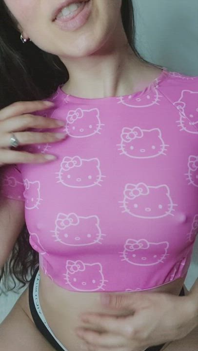 Can this titty reveal make your Monday a bit better?