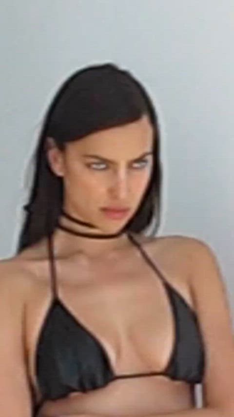 bikini irina shayk model natural tits small tits stomach gif