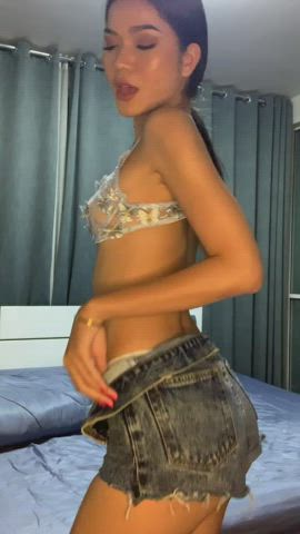 I wanna let one lucky Redditor cum on my ass multiple times 😜