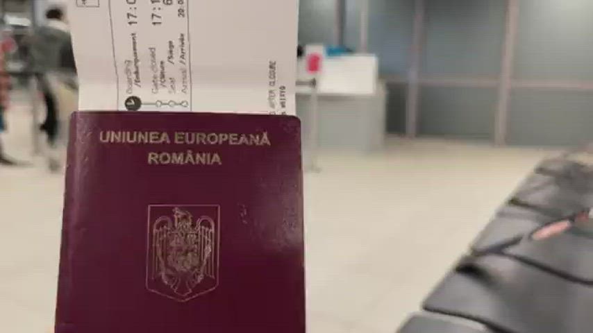 Fucking a stranger at the airport - Part 1