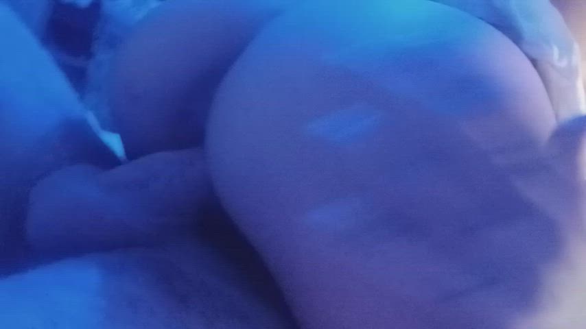 I love to ride another cock while my husband is working 😈😈😈
