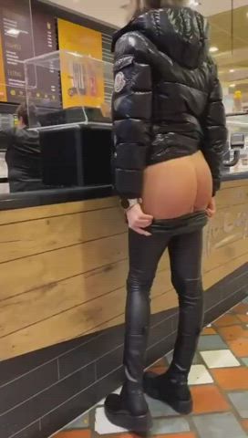 Flashing the restaurant