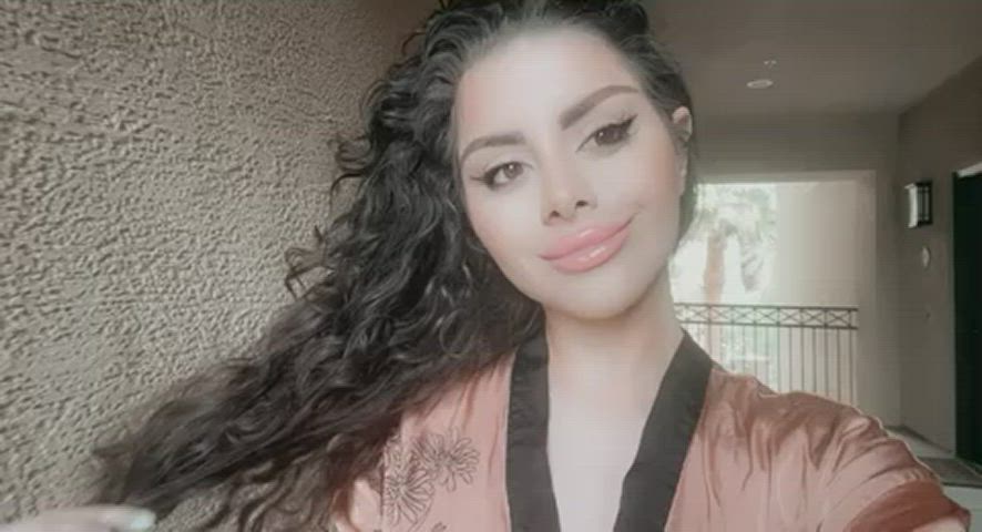 Checking the mail with nothing but a robe on >>