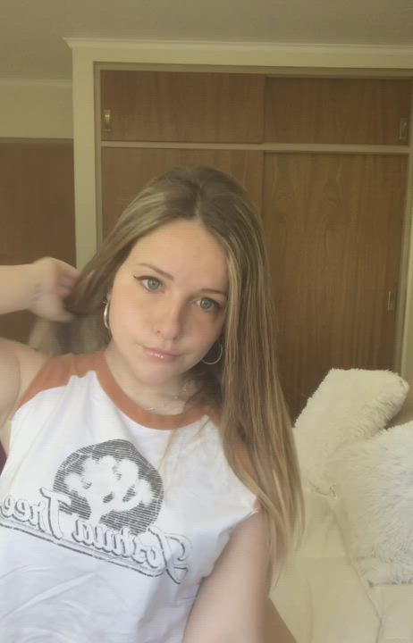 20 ? I am very interactive with fans ? Many PHOTOS and VIDEOS. B/G - BJ - Cumshots