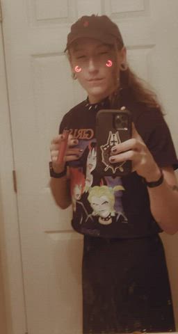 Cropped my hex girls shirt 💀🖤