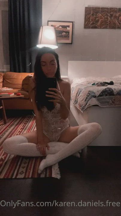 I'm ready to be your toy ? follow my free OnlyFans (link below) ?