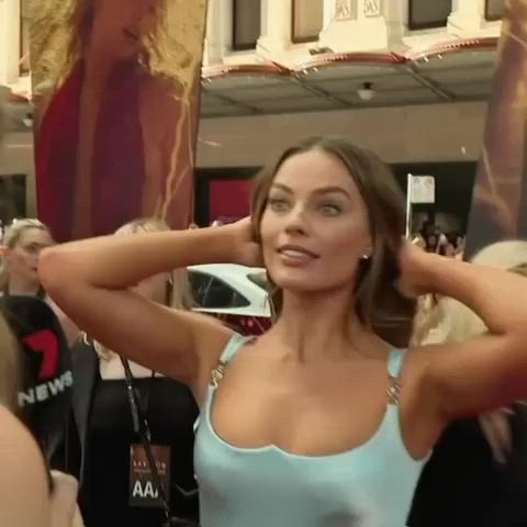 australian blonde blue eyes celebrity margot robbie small tits smile gif