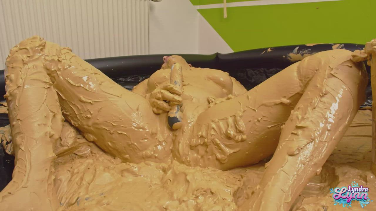 Having a lot of fun being completely covered in clay [OC] [F]