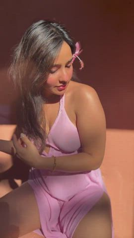 Uff! Neha Sharma ke Rasile Mumme 🥭🥭🤤
