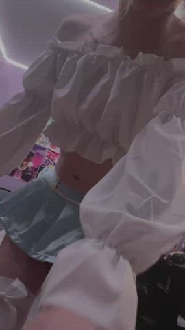 i finally feel like a girl in this outfit <3
