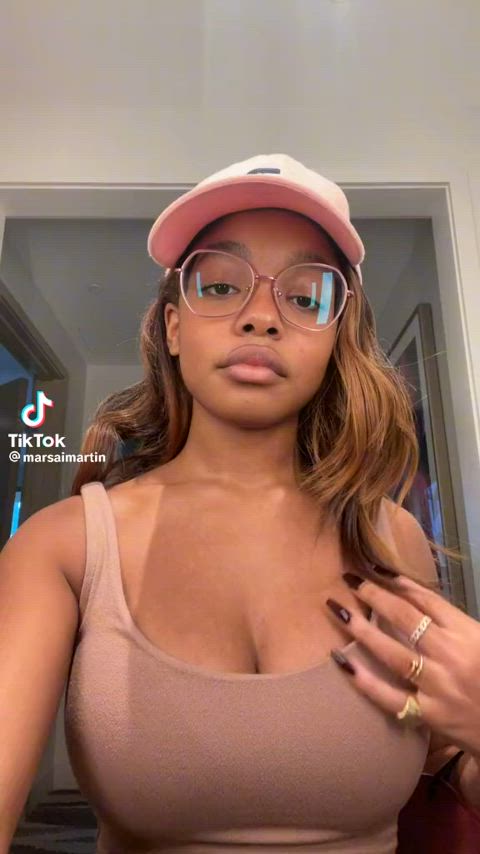 cleavage ebony teen gif