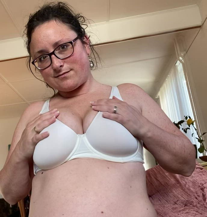 Let me be the milf girl that cheers you up today