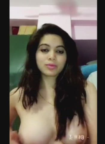 EXTREMELY HORNY BABE SHOWING HER TITS AND PUSSY[LINK IN COMMENT] ??