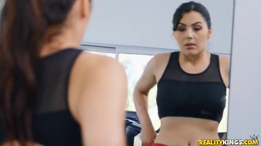 monstercurves.19.11.08.valentina.nappi.could.you.spot.me.mp4 20191108 111159