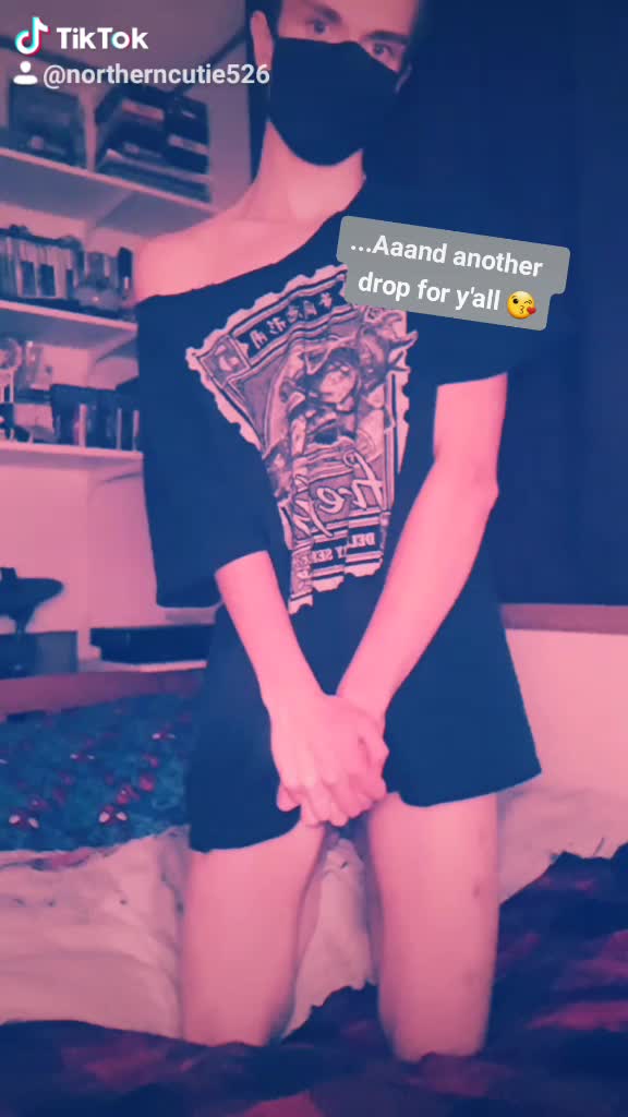 Femboy thighs